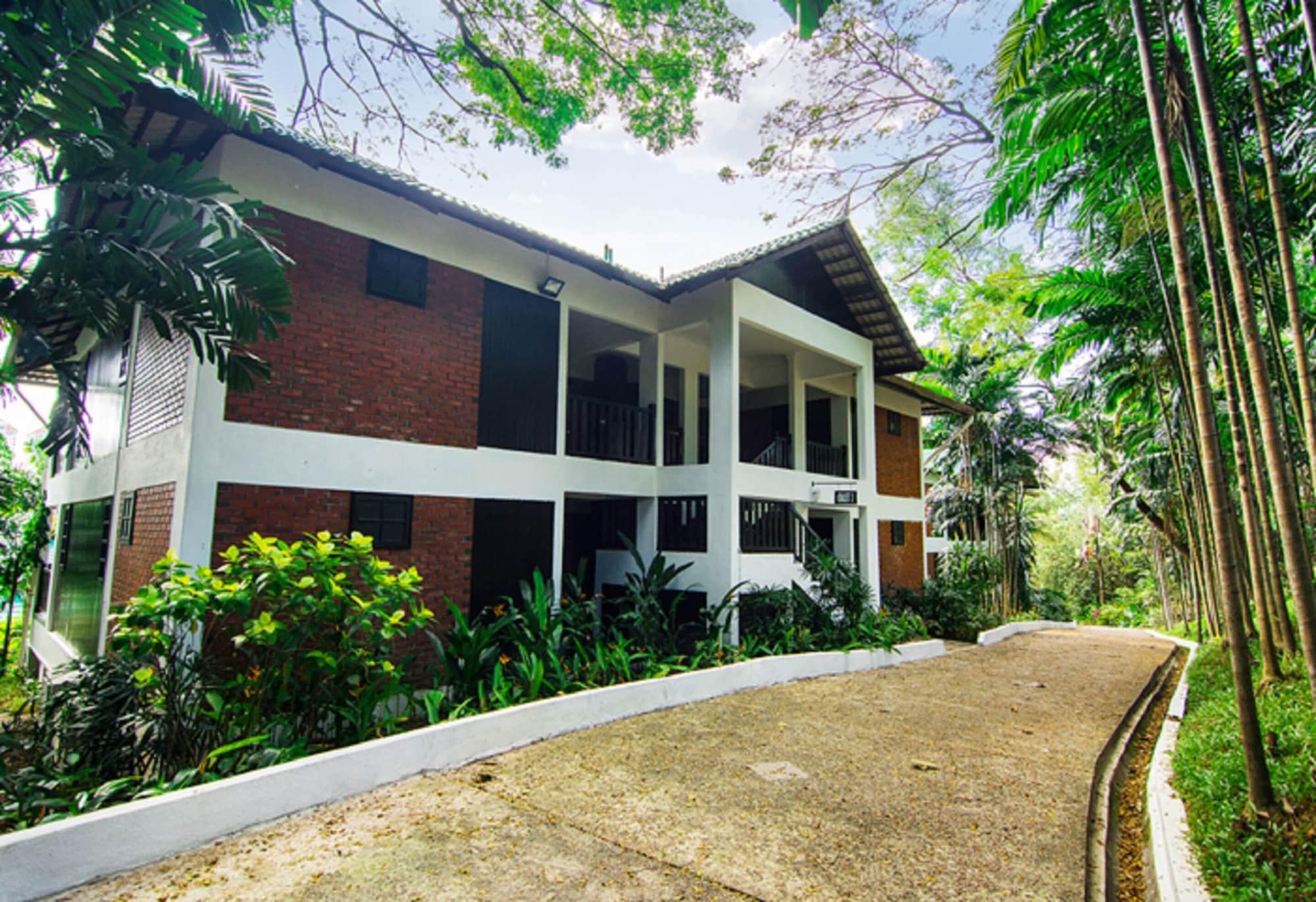 Mines Beach Resort Hotel Seri Kembangan Exteriör bild