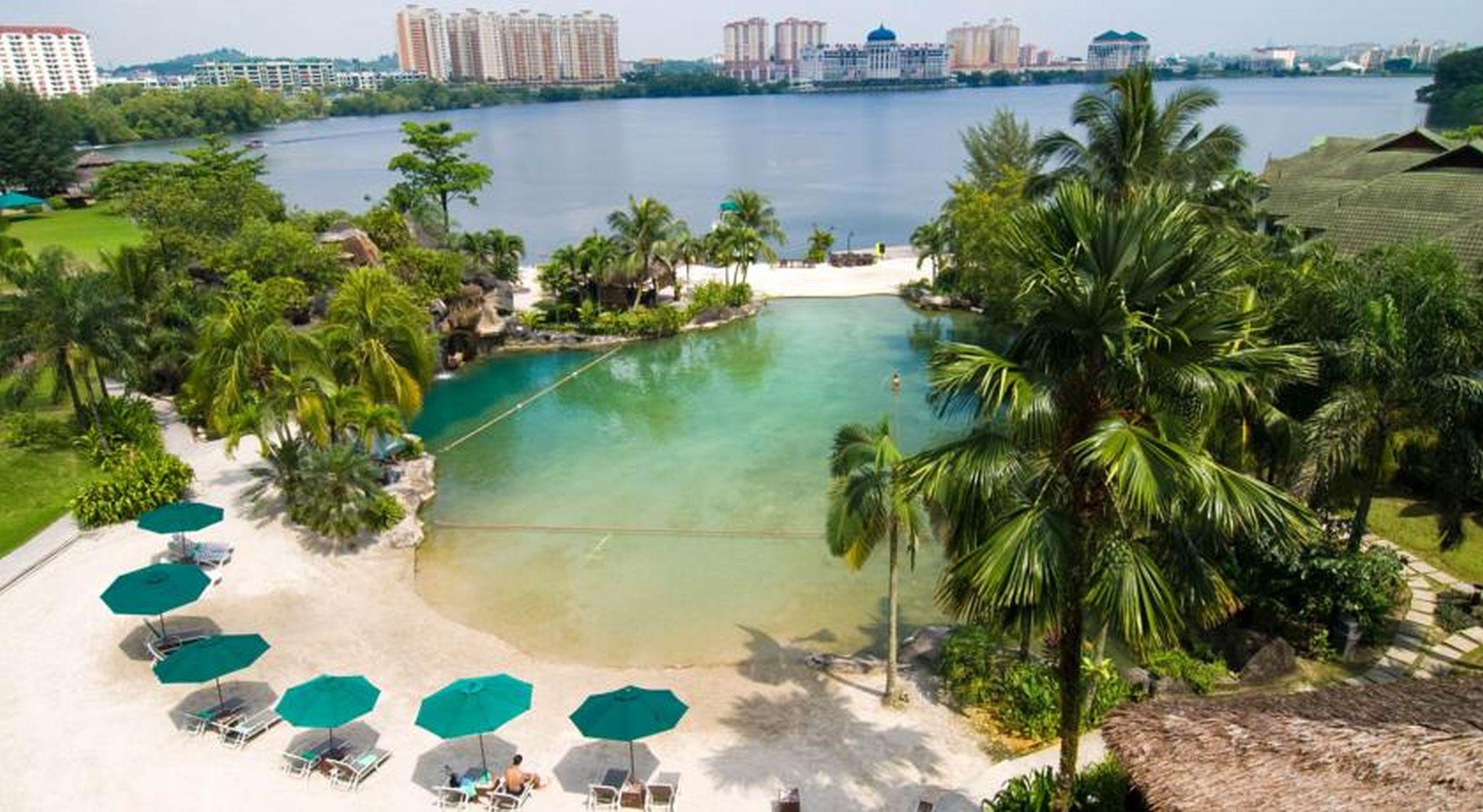Mines Beach Resort Hotel Seri Kembangan Exteriör bild