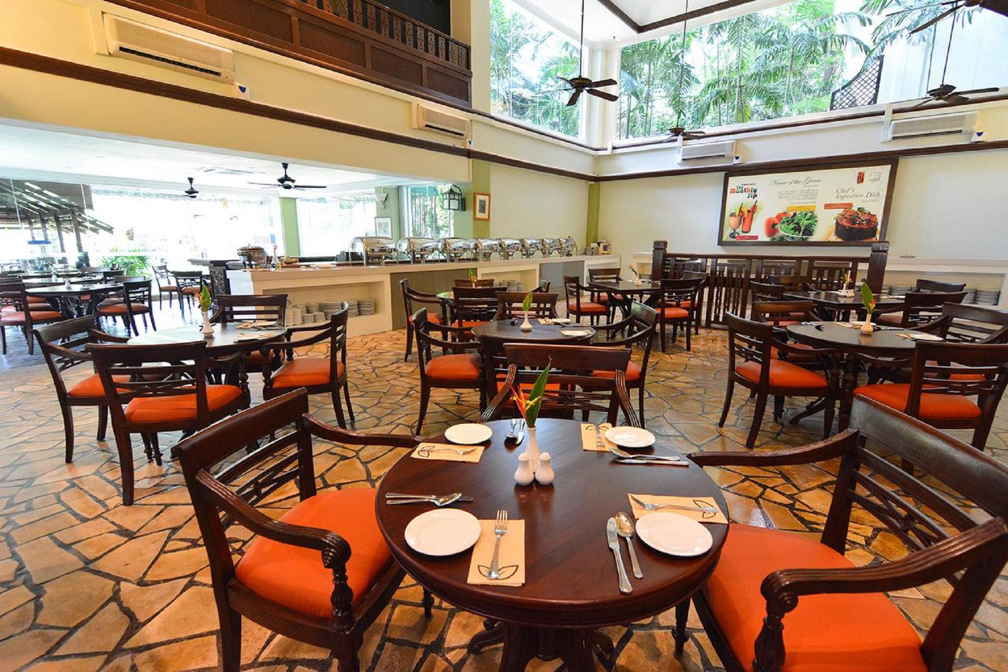 Mines Beach Resort Hotel Seri Kembangan Exteriör bild