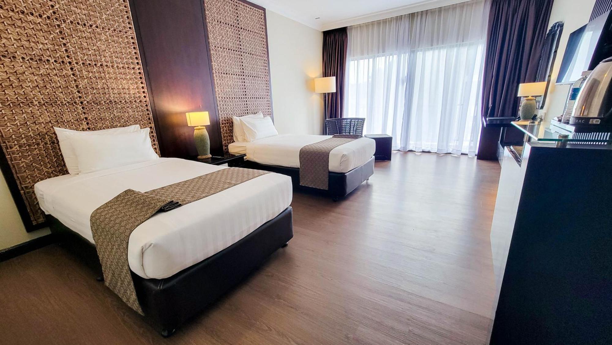 Mines Beach Resort Hotel Seri Kembangan Exteriör bild