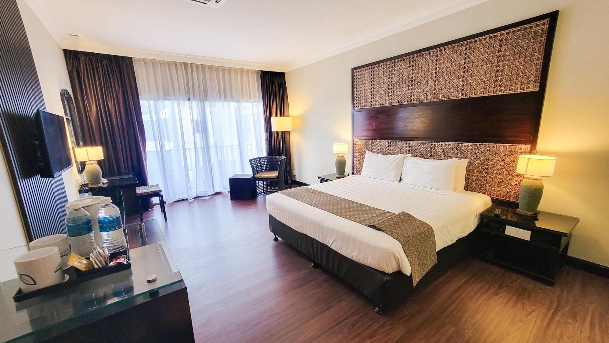 Mines Beach Resort Hotel Seri Kembangan Exteriör bild
